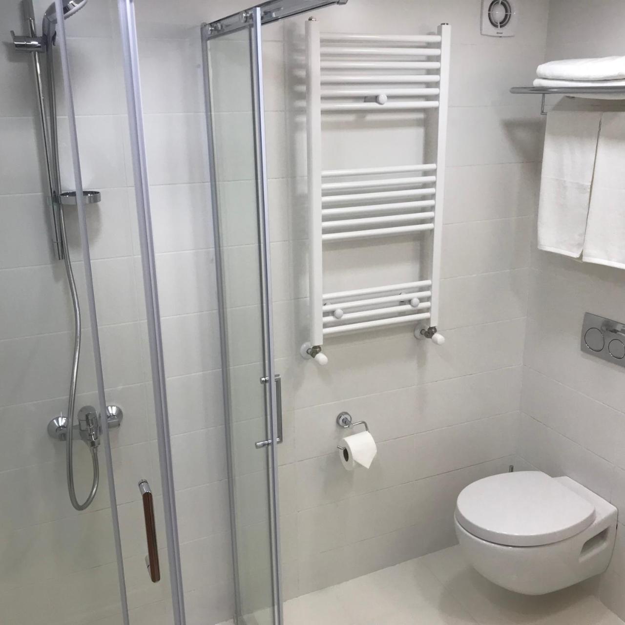 Full Comfort Apartment On Aghmashenebeli Tbilisi Eksteriør bilde
